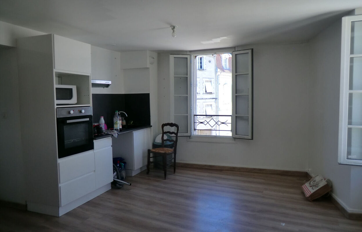 immeuble  pièces 250 m2 à vendre à Barbezieux-Saint-Hilaire (16300)