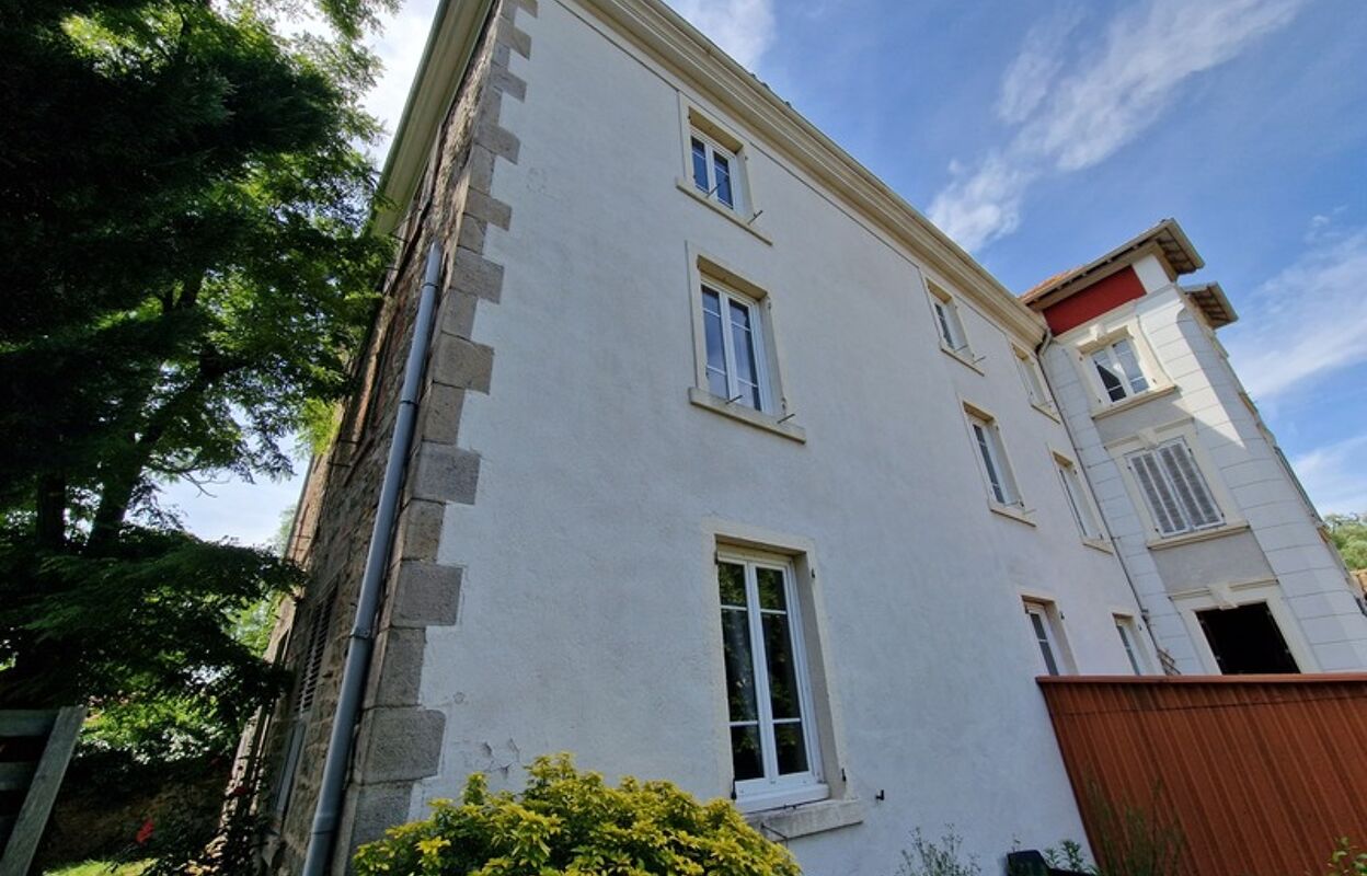 maison 12 pièces 204 m2 à vendre à Boën-sur-Lignon (42130)