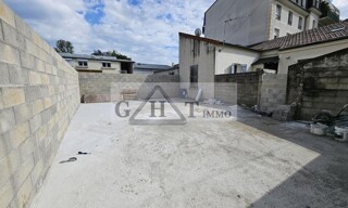 Terrain  102 m² à louer à Créteil (94000)