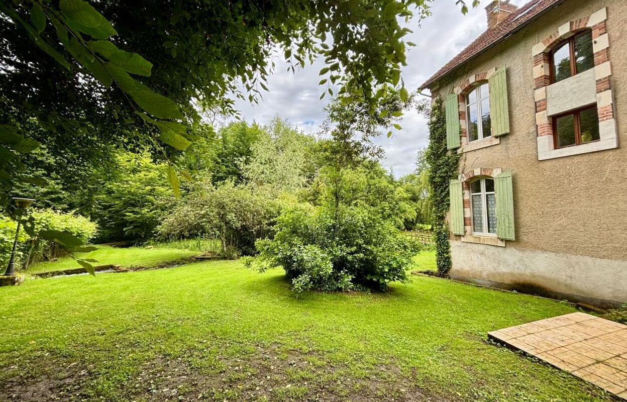 maison 9 pièces 436 m2 à vendre à Saulgé (86500)