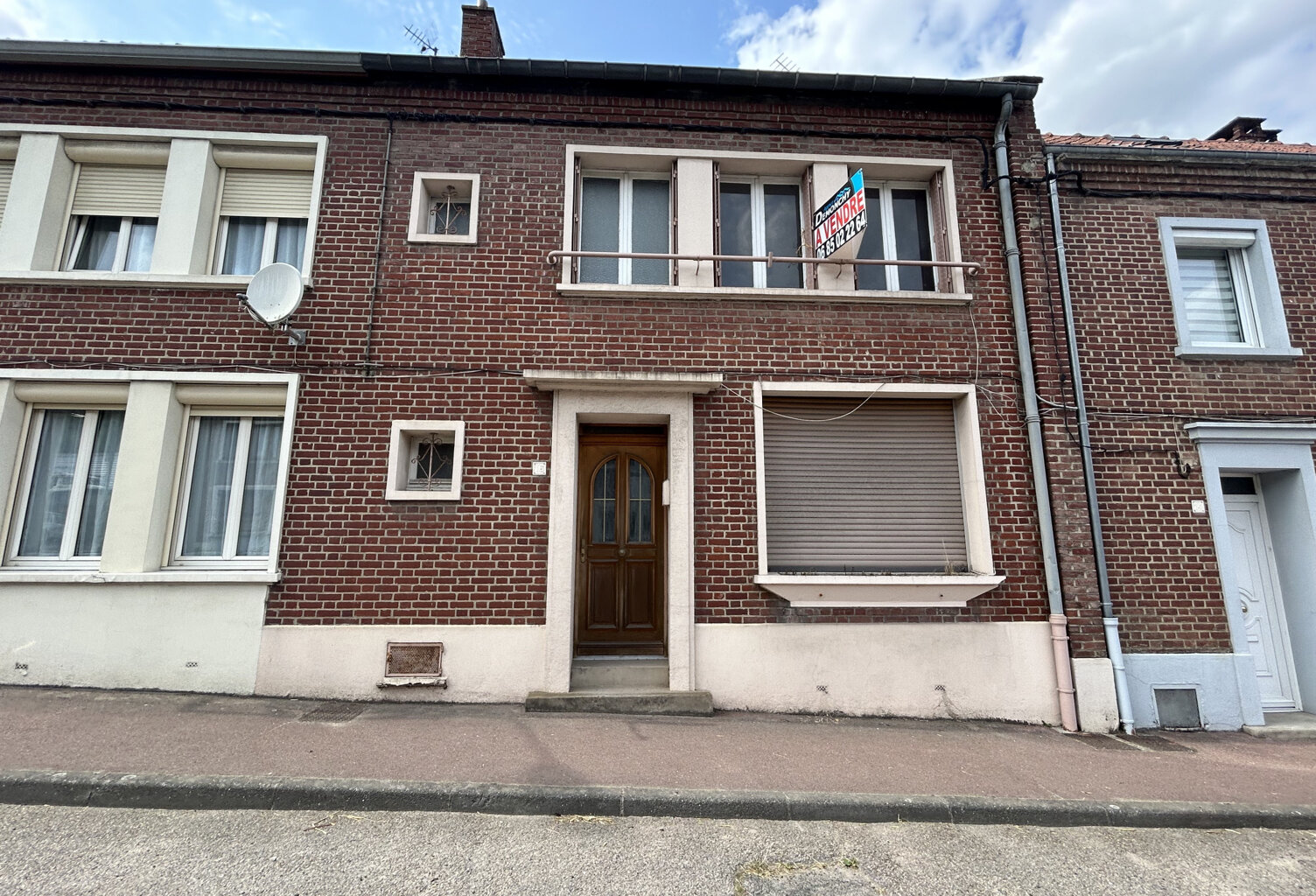 Maison de ville en plein centre de Poix de Picardie — photo 1