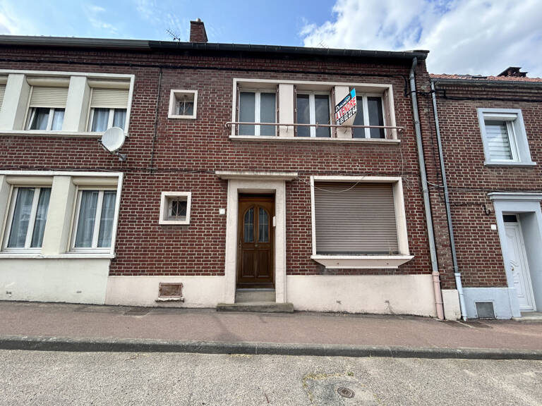 Maison de ville en plein centre de Poix de Picardie — photo 1