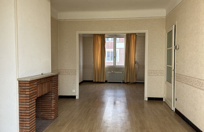 Maison de ville en plein centre de Poix de Picardie — photo 3