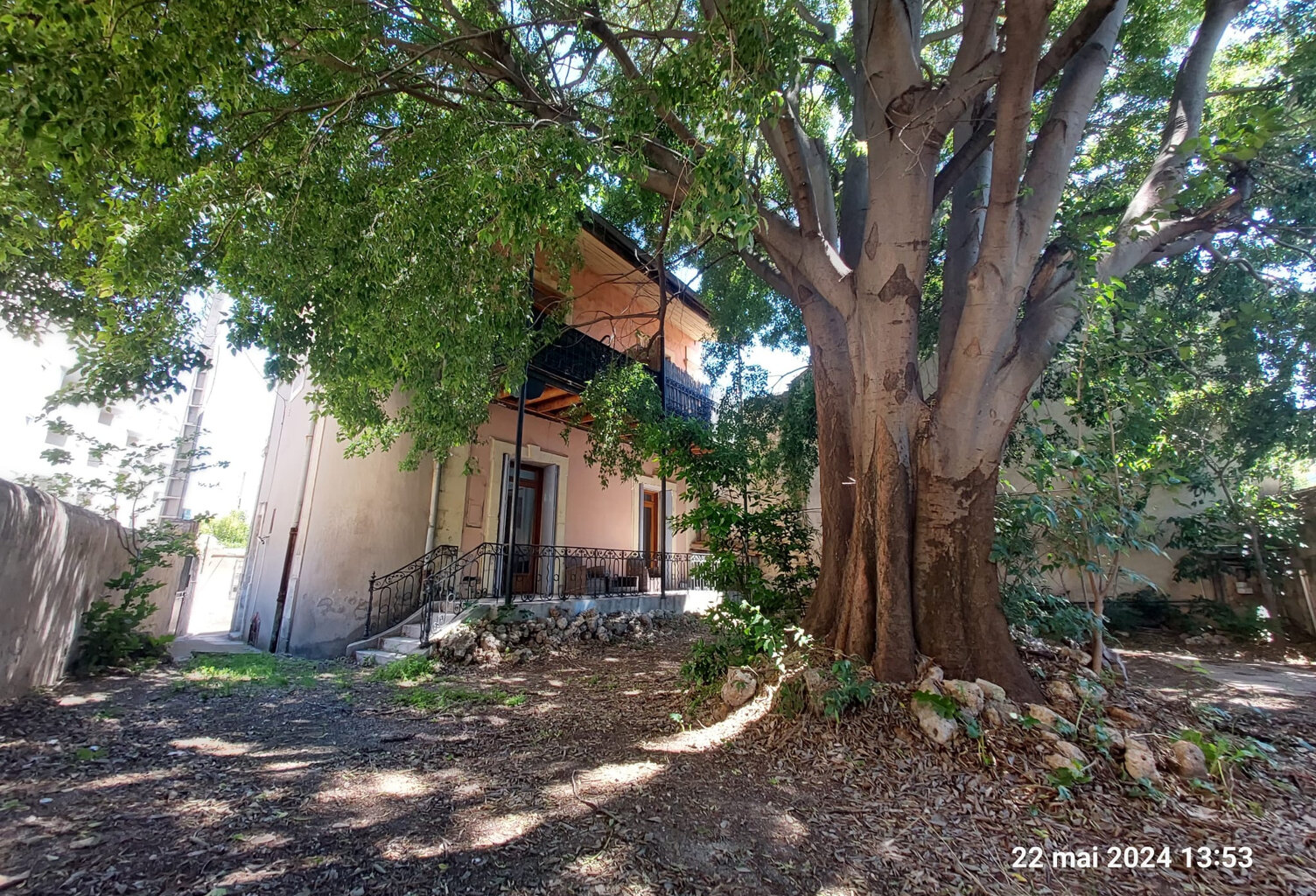 Maison de ville debut 20 s, 180m2  avec jardin clos, proche — photo 1
