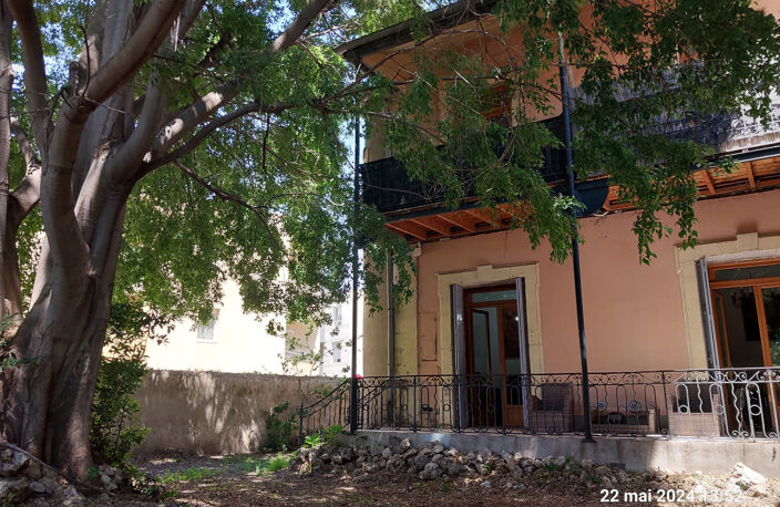 Maison de ville debut 20 s, 180m2  avec jardin clos, proche — photo 3