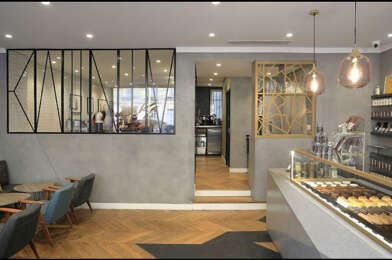 Commerce  374000 €