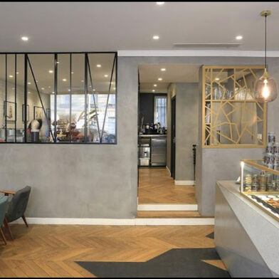 Commerce  374000 €