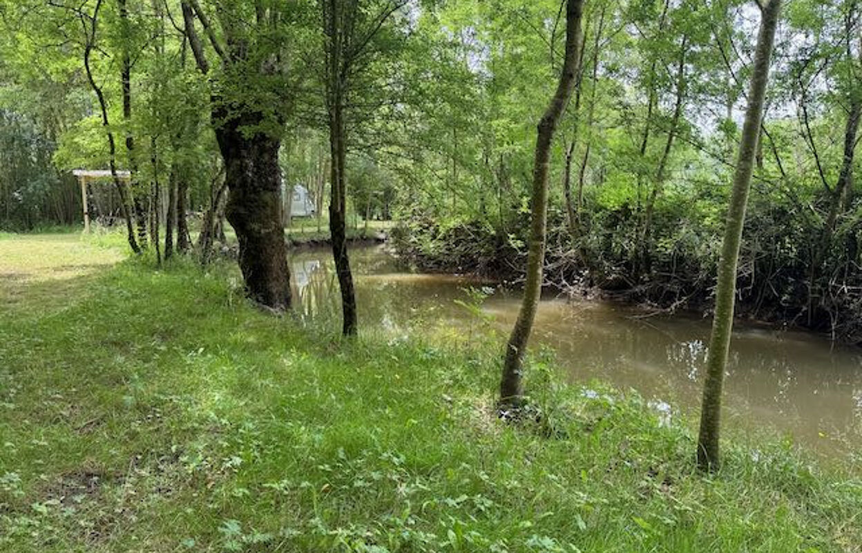 terrain  pièces 1985 m2 à vendre à Thiré (85210)