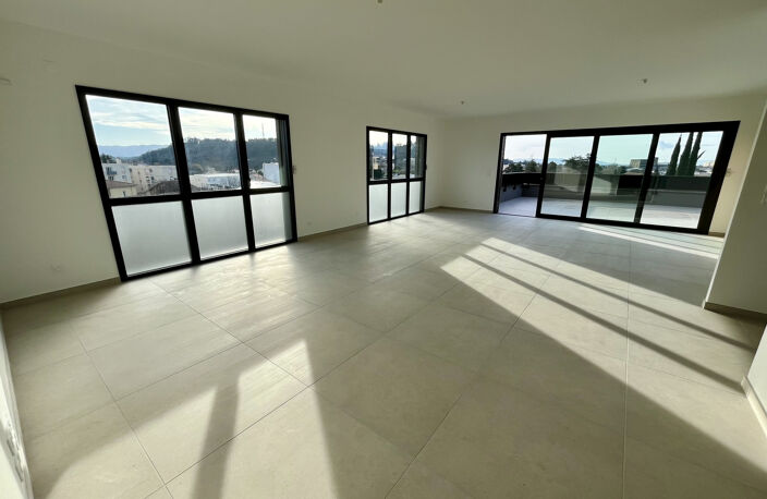 Appartement neuf au dernier étage. — photo 4