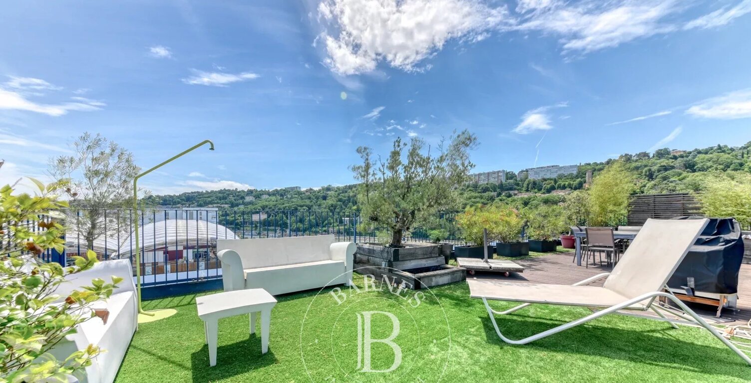 Lyon 2 - Confluence - Appartement meublé de 150,23 m² - Garage double - Terrasse - 4 Chambres — photo 1