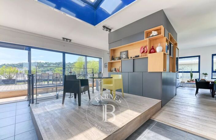Lyon 2 - Confluence - Appartement meublé de 150,23 m² - Garage double - Terrasse - 4 Chambres — photo 3