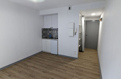 location appartement 330 € CC /mois à proximité de Sébazac-Concourès (12740)