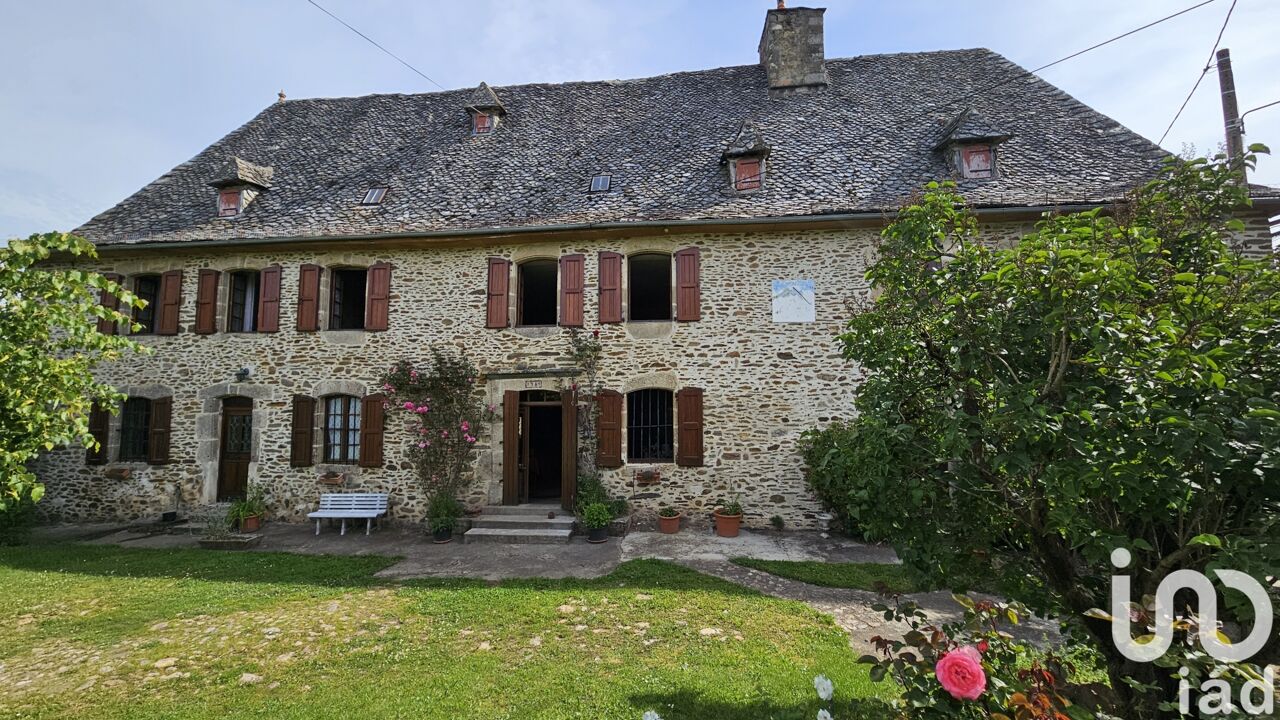 maison 8 pièces 180 m2 à vendre à Roannes-Saint-Mary (15220)