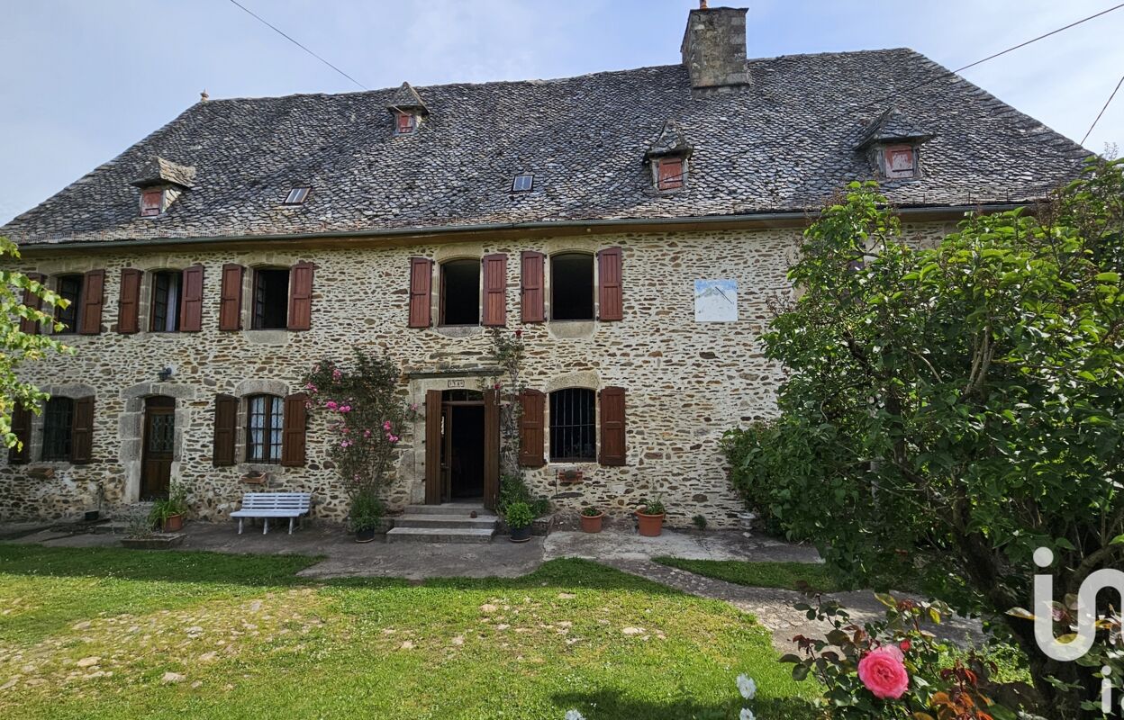 maison 8 pièces 180 m2 à vendre à Roannes-Saint-Mary (15220)