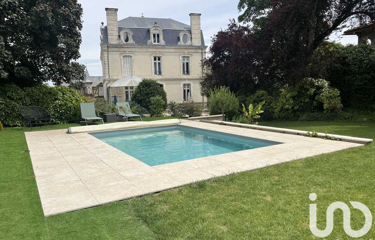 maison 13 pièces 545 m2 à vendre à Parthenay (79200)