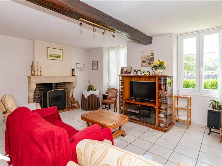 Maison en pierre de 4 pièces principales — photo 1