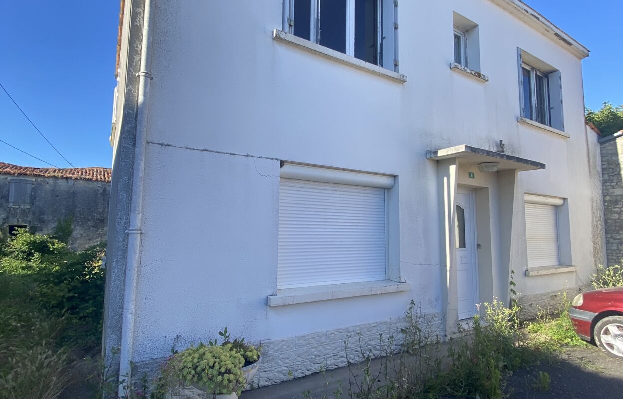 maison 6 pièces 117 m2 à vendre à Vérines (17540)