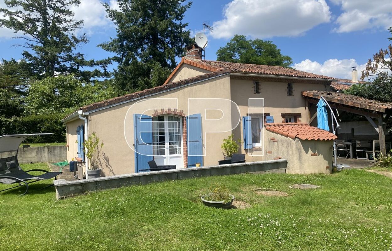 maison 4 pièces 104 m2 à vendre à Vihiers (49310)