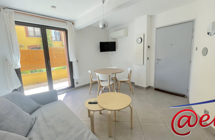 Appartement T2 récent avec terrasse, cave et parking Six-Fours- — photo 3