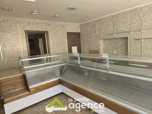 DUN SUR AURON : Idéalement bien situé, ensemble immobilier c — photo du bien