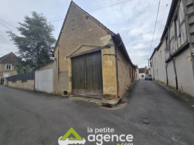DUN SUR AURON : Très grand garage ou plutôt belle grange  av — photo 1