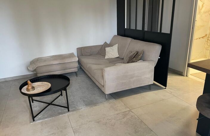 LES SABLETTES MAR VIVO proche plages dans résidence fermée Type 3 pièces rénové avec balcon expo Sud Poss garage en sus — photo 2