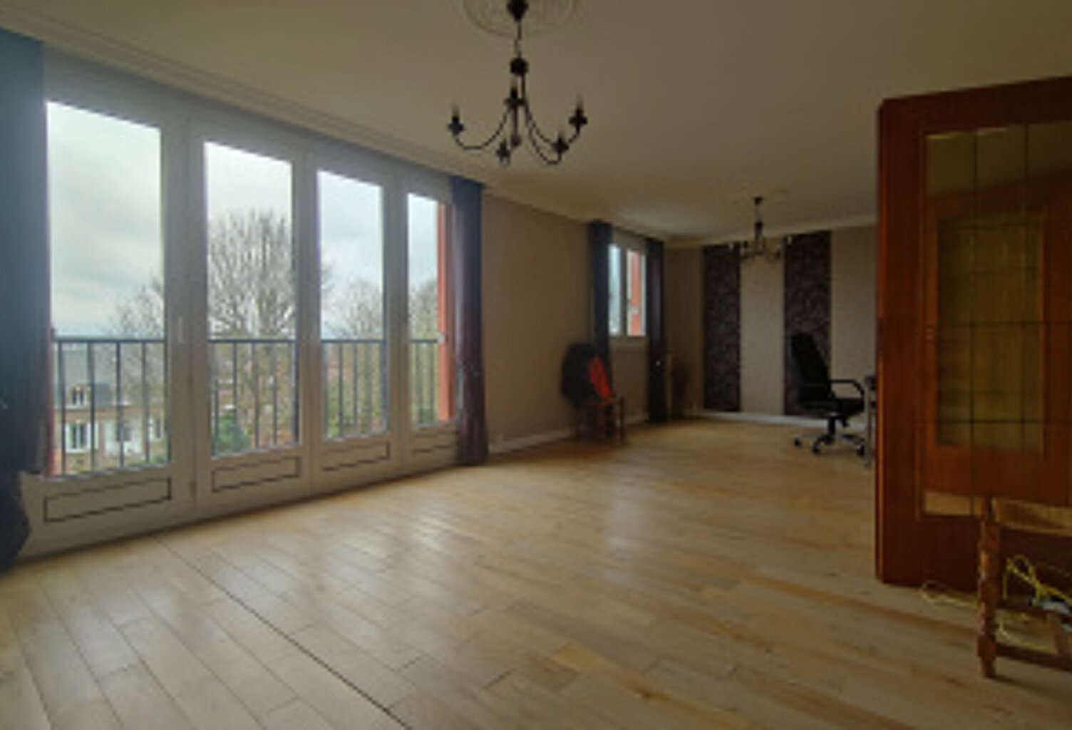 Grand appartement avec balcon à vendre 101520 EUR à Beauvais ( — photo 1