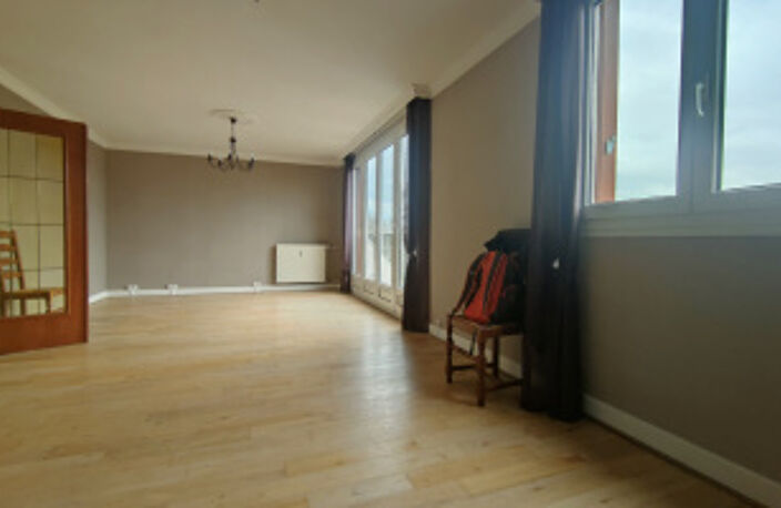 Grand appartement avec balcon à vendre 101520 EUR à Beauvais ( — photo 3