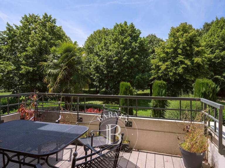 Ecully - Centre - Appartement 83,60 m² - 2 chambres - Balcon - Garage PMR - Cave - Piscine — photo 1