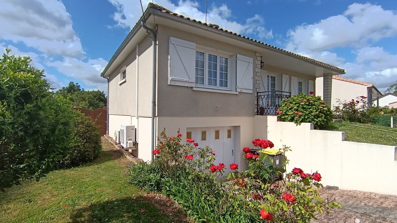 maison 5 pièces 96 m2 à vendre à Saint-Jean-de-Thouars (79100)