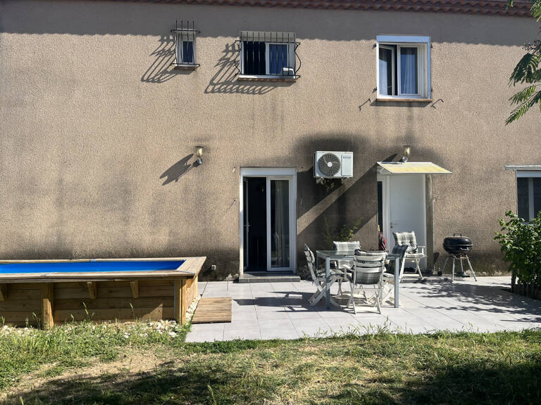 Gignac , appartement T2 rez de jardin — photo 1