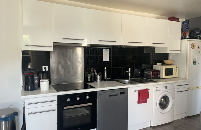 Gignac , appartement T2 rez de jardin — photo 4