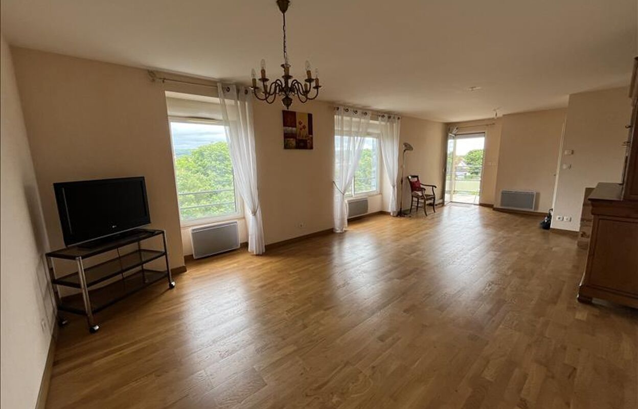 appartement 2 pièces 68 m2 à vendre à Saint-Amand-Montrond (18200)