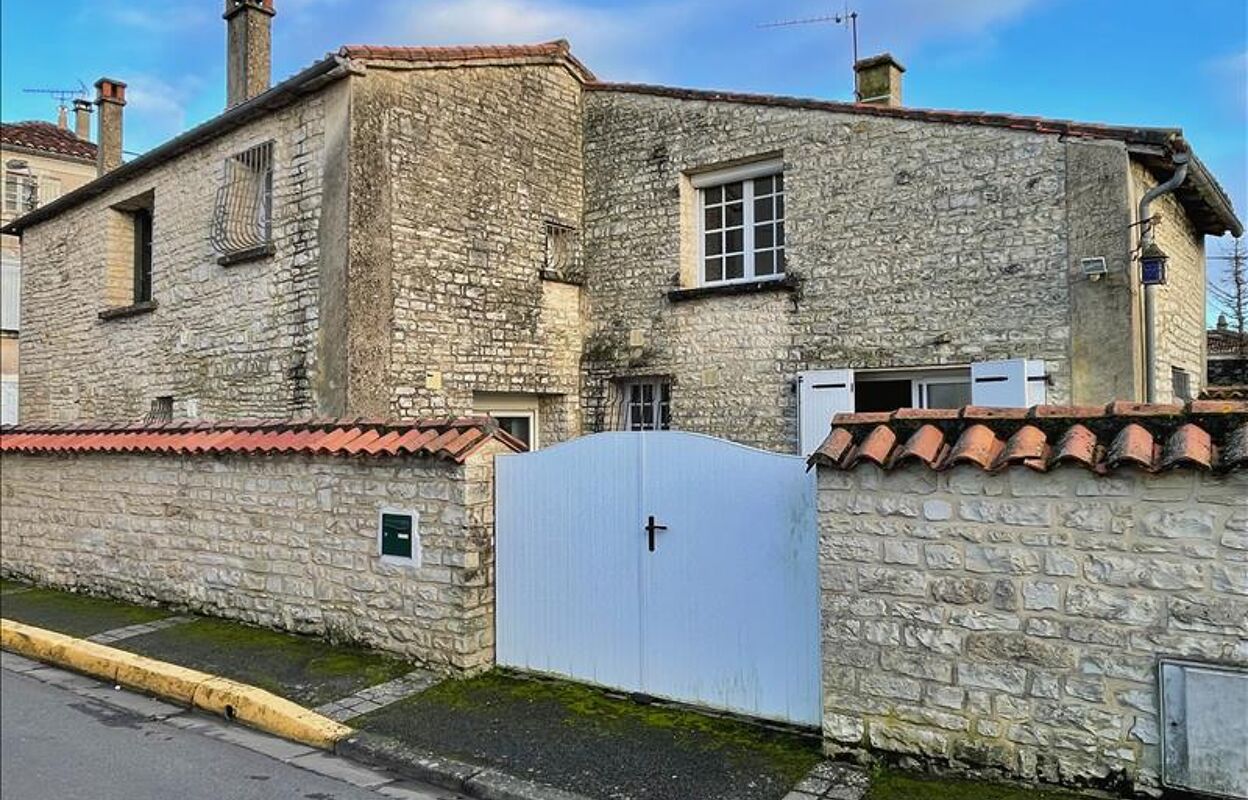 maison 5 pièces 117 m2 à vendre à Maine-de-Boixe (16230)