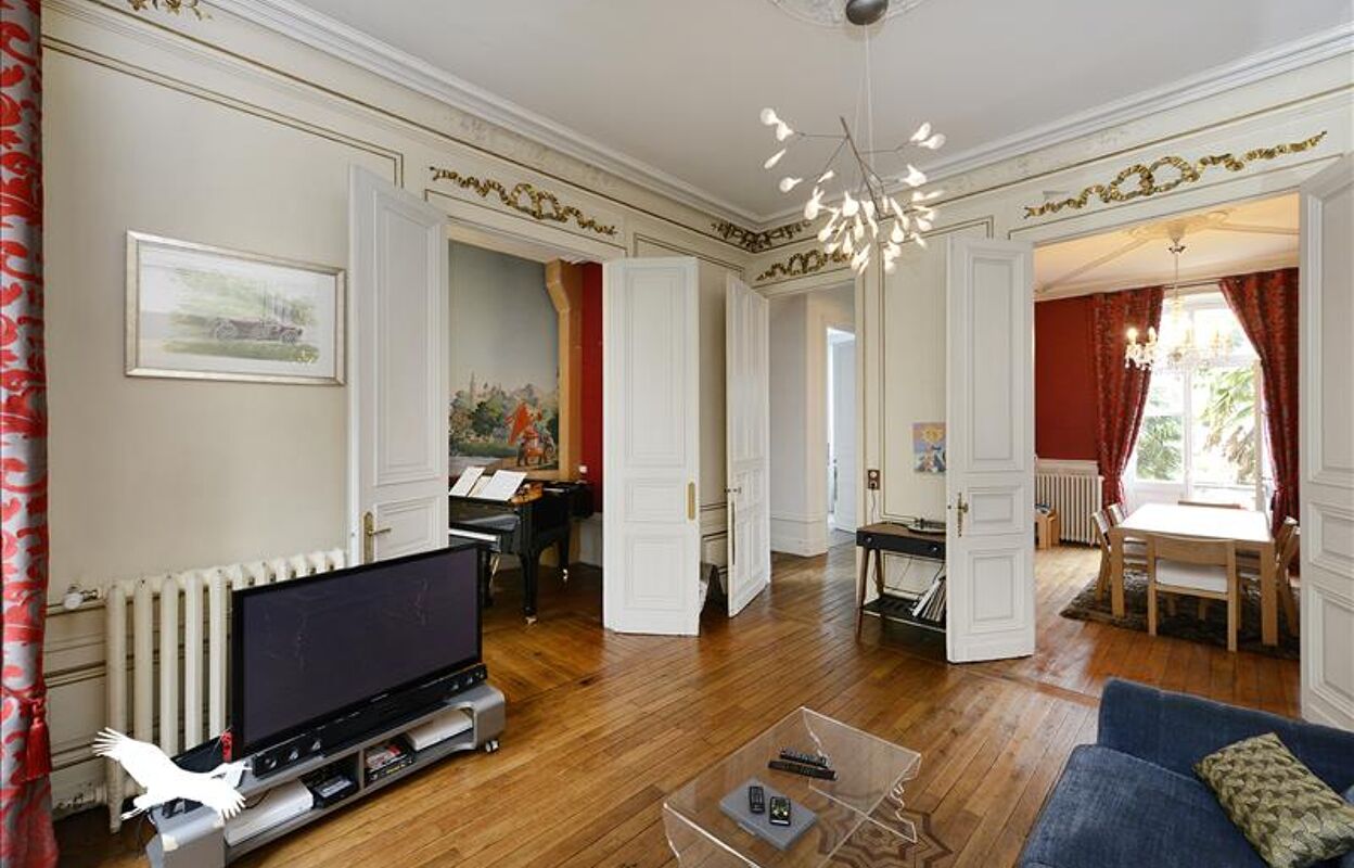 maison 8 pièces 222 m2 à vendre à Angoulême (16000)
