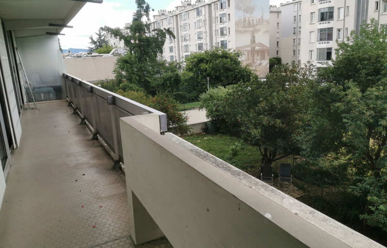 appartement 3 pièces 75 m2 à vendre à Lyon 8 (69008)