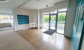 Commerce  142 m² à louer à Saint-Jean-du-Falga (09100)