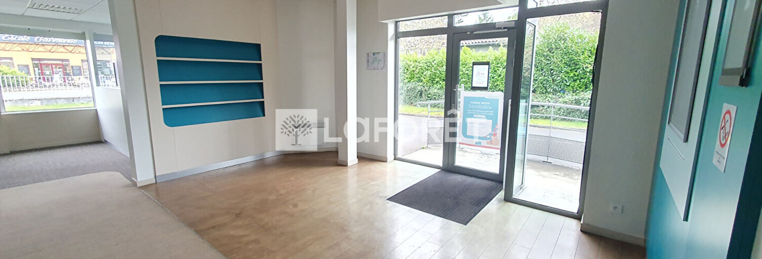 Commerce  142 m² à louer à Saint-Jean-du-Falga (09100)