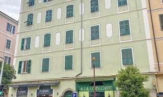 Bureau  101 m² à louer à Ajaccio (20000)