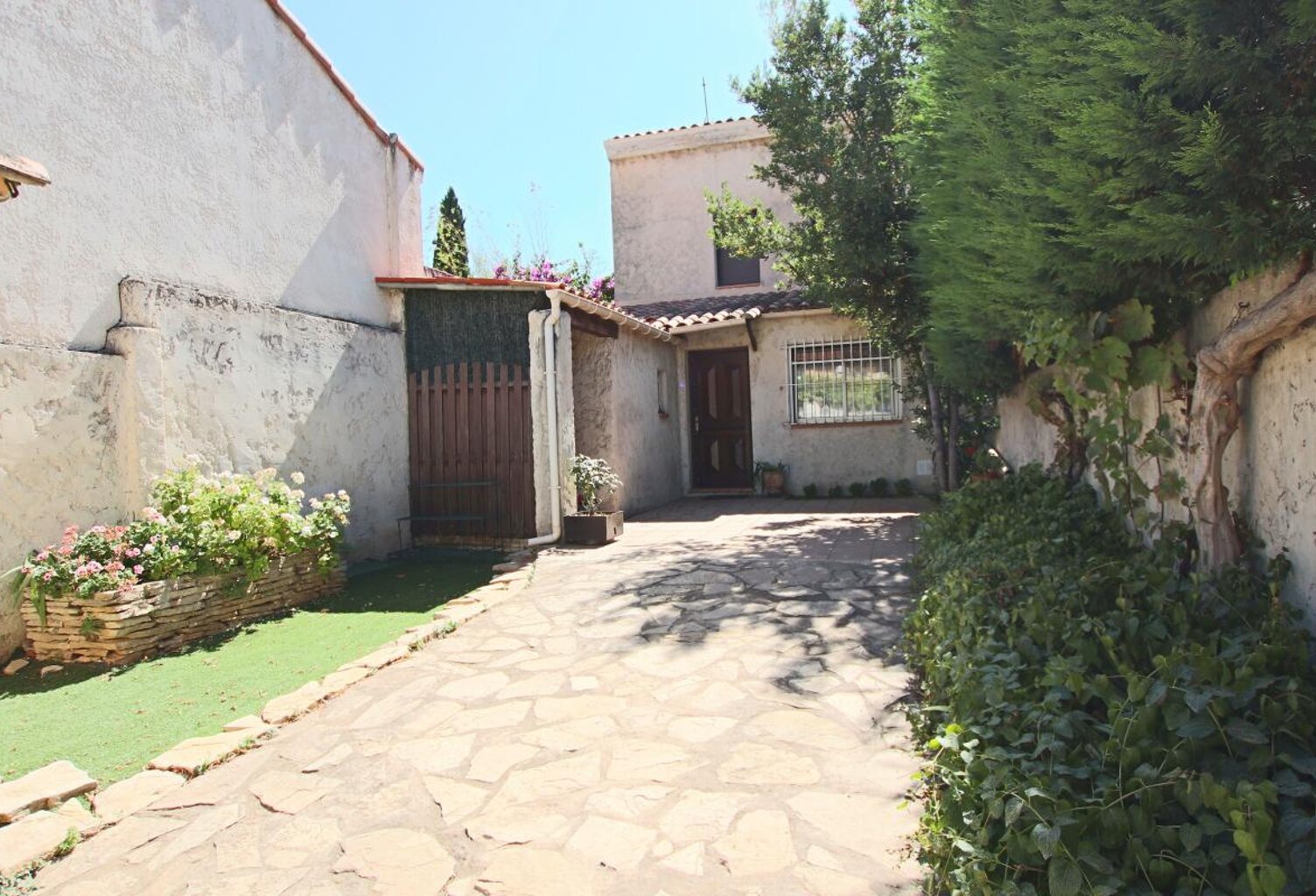 Maison À Vendre T6 Traversante 184 m² - Terrasse - Cave Secteur Coin Joli 13009 Marseille — photo 1