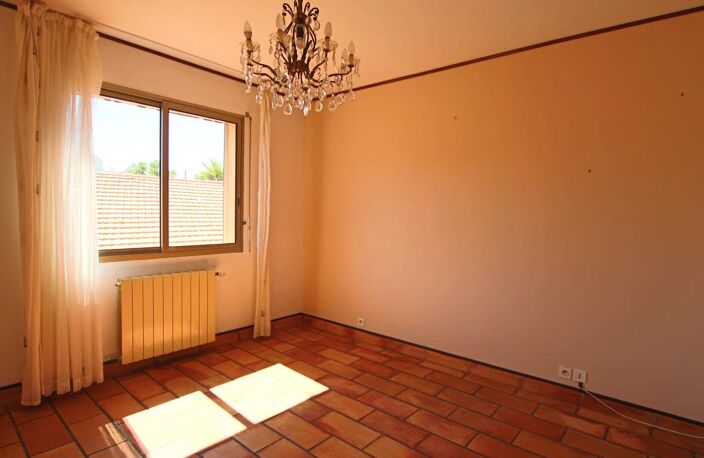 Maison À Vendre T6 Traversante 184 m² - Terrasse - Cave Secteur Coin Joli 13009 Marseille — photo 3