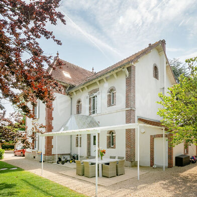 Maison 5 pièces 295 m²