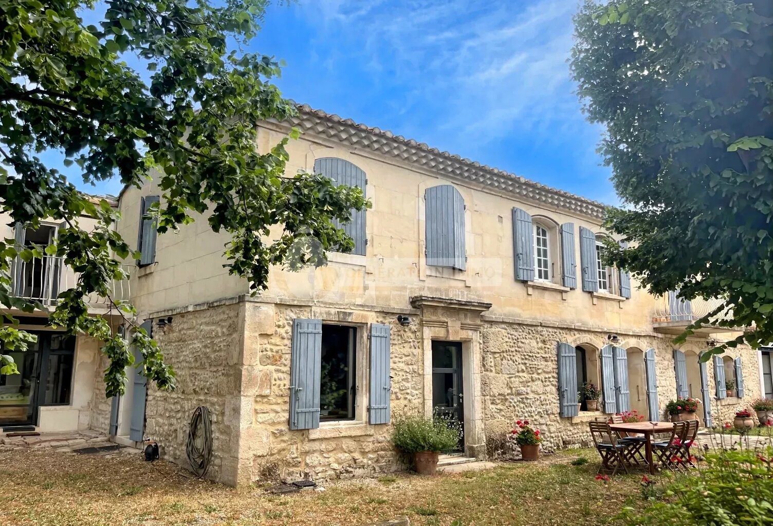 Mas 332m2 rénové à Raphèle les Arles au calme — photo 1