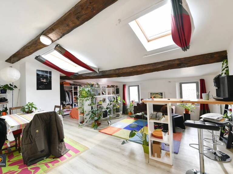 Appartement T1bis de 56,79m² meublé à NIORT — photo 1