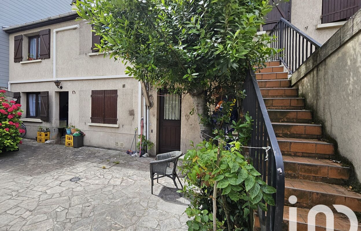 immeuble  pièces 127 m2 à vendre à La Courneuve (93120)