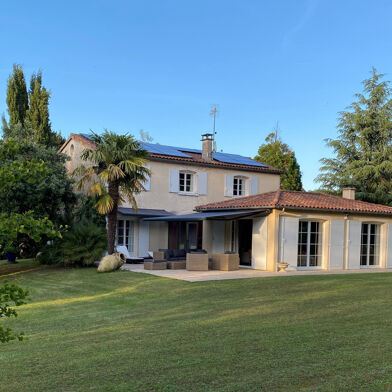 Maison 7 pièces 211 m²