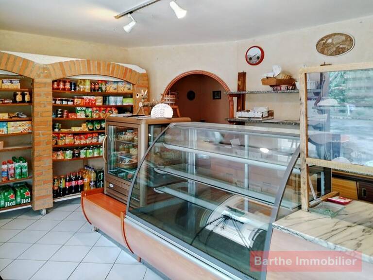 Bien Commercial À Vendre — photo 1