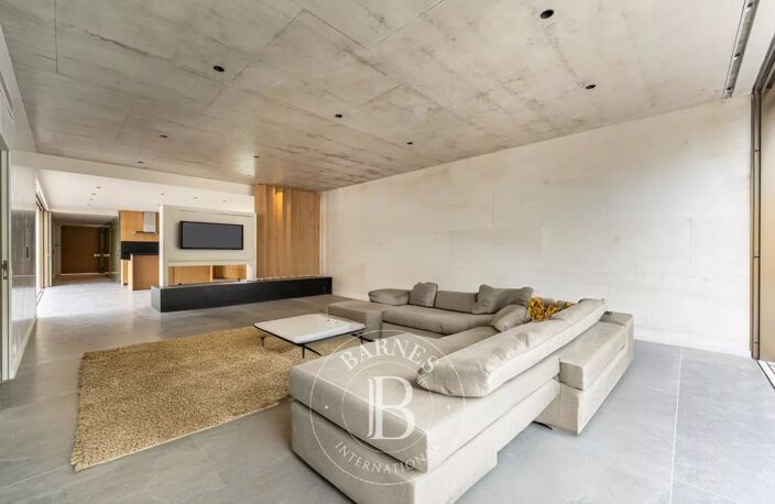 AIX-EN-PROVENCE - VILLA ULTRA CONTEMPORAINE - 270m² PLAIN PIED - — photo 2