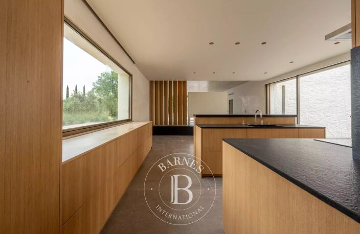 AIX-EN-PROVENCE - VILLA ULTRA CONTEMPORAINE - 270m² PLAIN PIED - — photo 3
