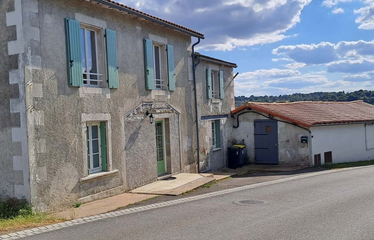 maison 4 pièces 127 m2 à vendre à Clavé (79420)